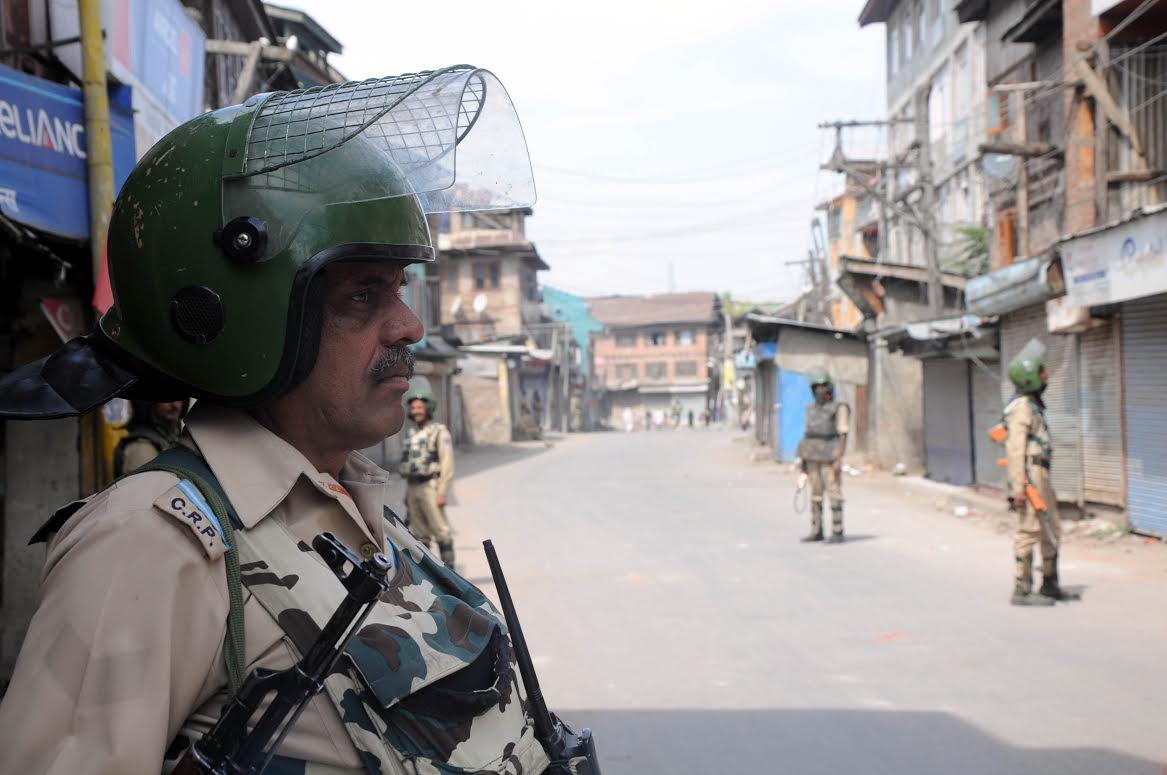 Nocturnal raids on separatist leaders